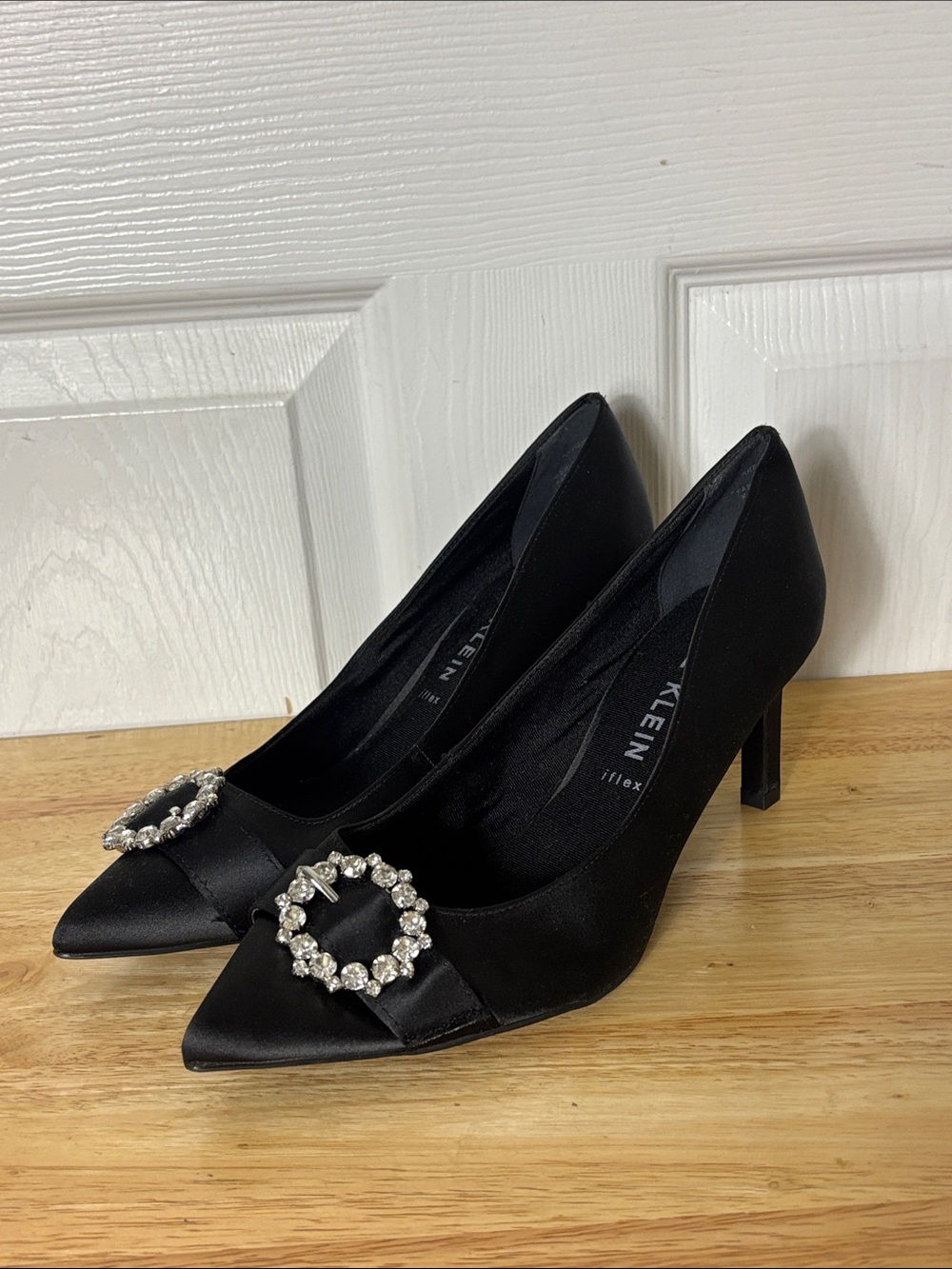 Anne Klein iflex Black Satin Pointed Toe Pumps Crystal Buckle size 7.5  dressy